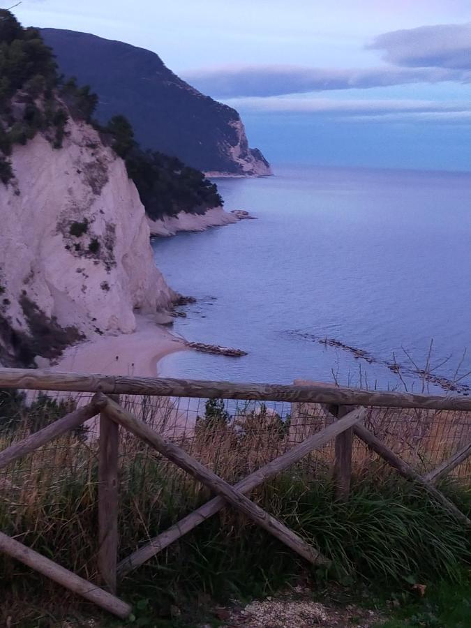 Affittacamere Le Tre Sorelle 锡罗洛 外观 照片